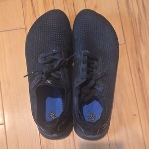 Sleek Black Women's Athletic Shoes